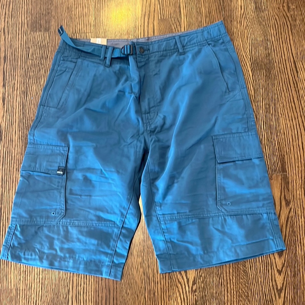 Mens prana shorts size large